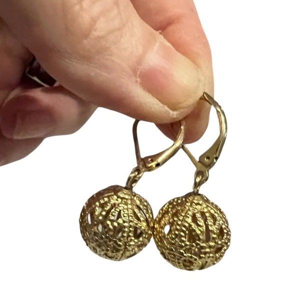 Vintage Gold Filigree Dangle Drop Earrings - Picture 2 of 3
